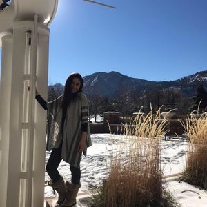 Meet your Posher, Manal